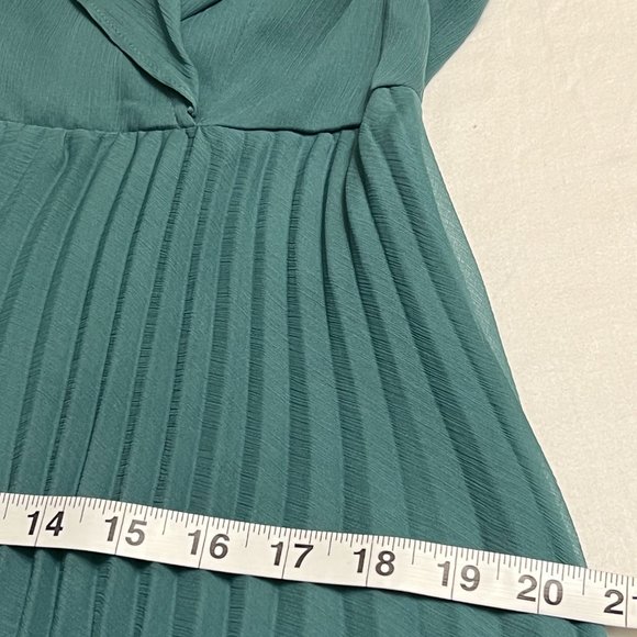 NWT ASOS Women's Cocktail Dress Green Pleated Skirt Fluttered Sleeve Size 8 - Picture 9 of 11